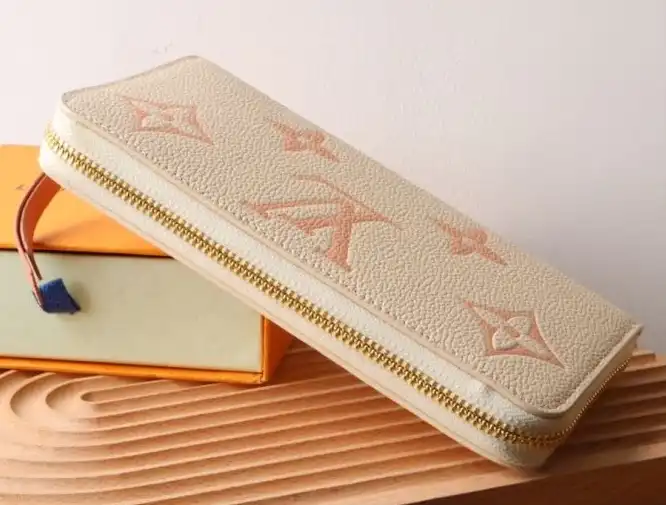 LV Wallets 4192D-0149