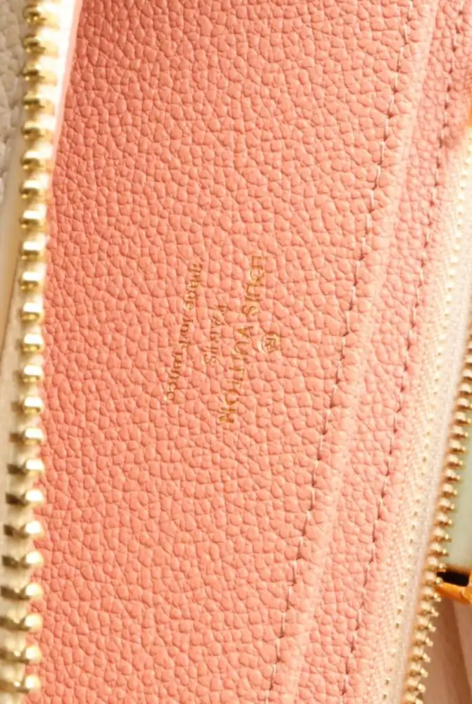 LV Wallets 4192D-0149