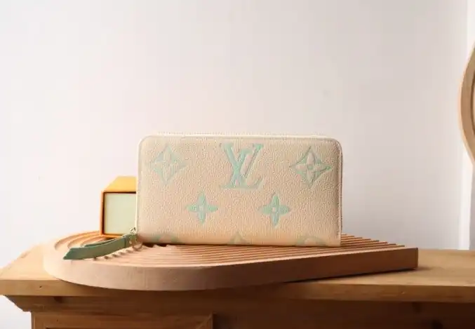 LV Wallets 4192D-0150