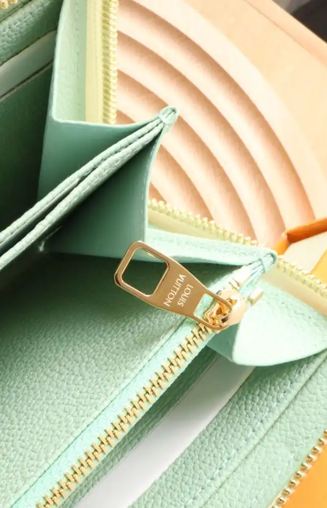 LV Wallets 4192D-0150