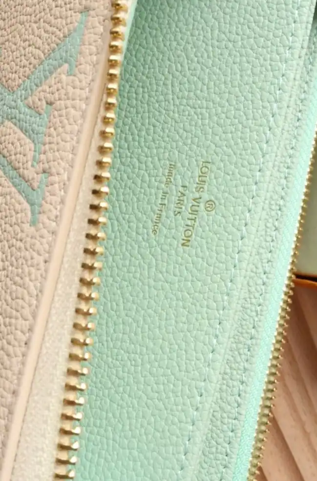 LV Wallets 4192D-0150