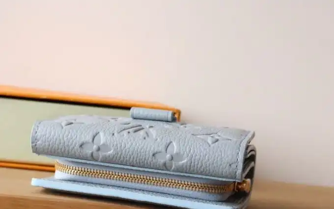 LV Wallets 4192D-0157