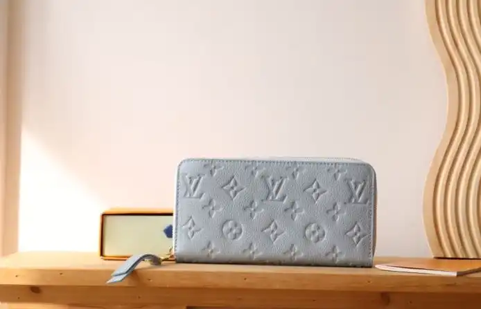 LV Wallets 4192D-0158