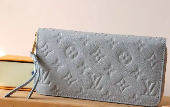 LV Wallets 4192D-0158
