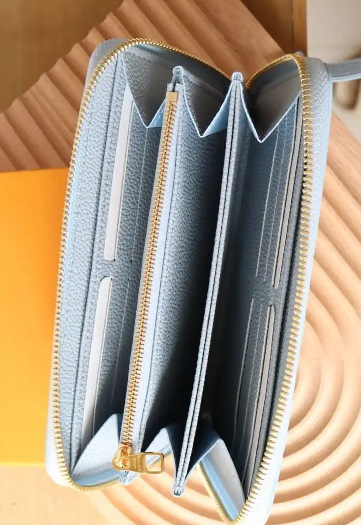 LV Wallets 4192D-0158