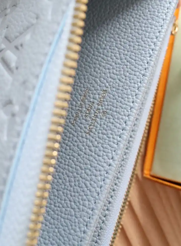 LV Wallets 4192D-0158