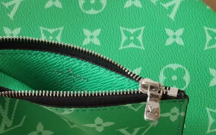 LV Clutch Bags 4192D-0163
