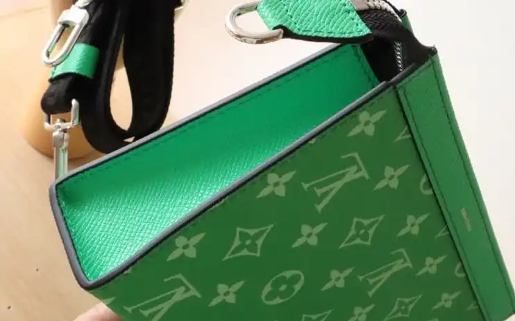 LV Clutch Bags 4192D-0163