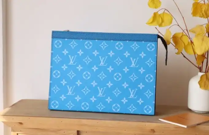 LV Clutch Bags 4192D-0165