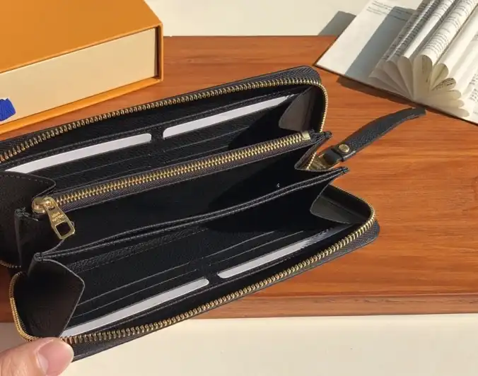 LV Wallets 4192F-0016