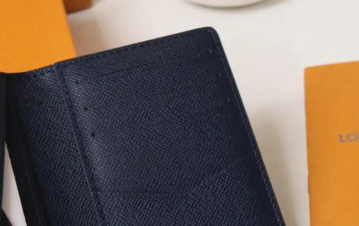 LV Wallets 4192F-0020