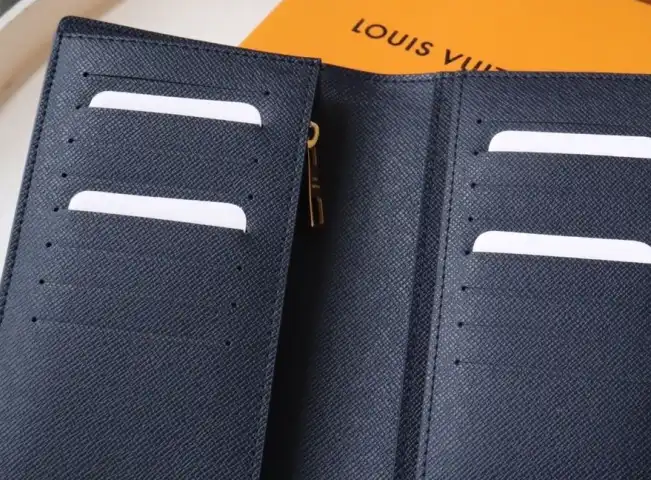 LV Wallets 4192F-0021