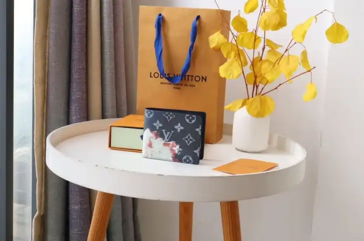 LV Wallets 4192F-0022