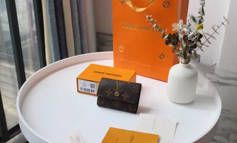 LV Wallets 4192F-0023