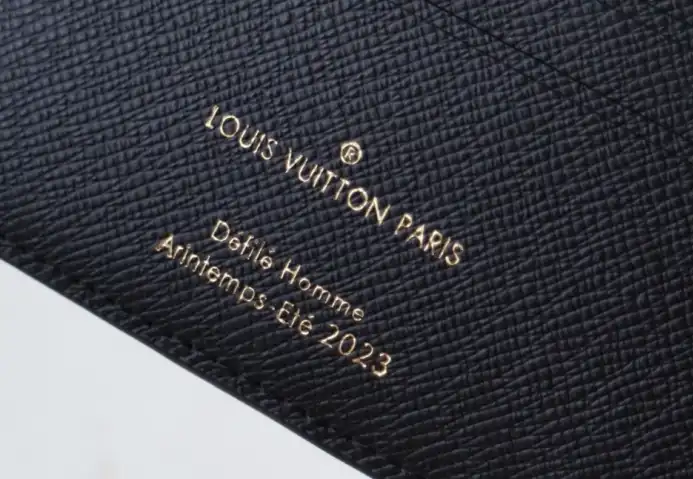 LV Wallets 4192F-0030
