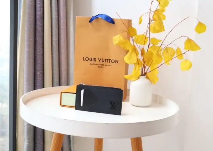 LV Wallets 4192F-0032