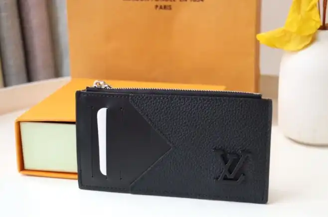 LV Wallets 4192F-0032