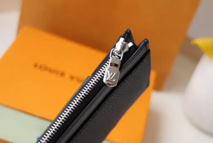 LV Wallets 4192F-0032