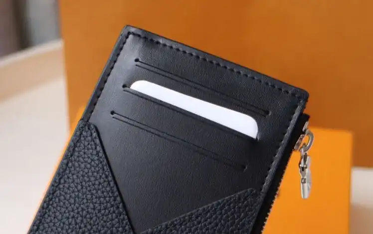 LV Wallets 4192F-0032