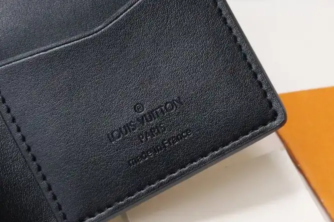 LV Wallets 4192F-0033