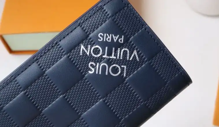 LV Wallets 4192F-0036