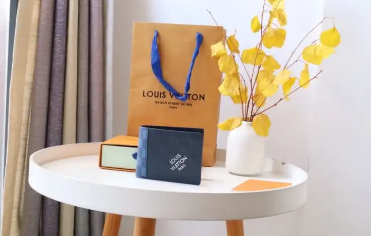 LV Wallets 4192F-0037
