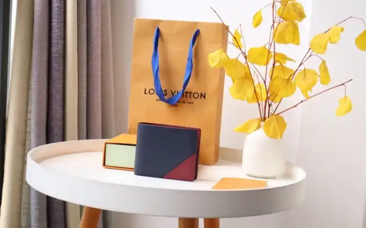 LV Wallets 4192F-0038