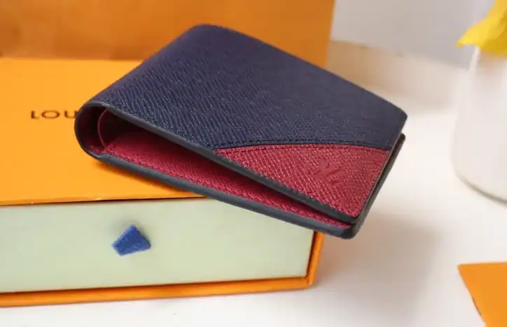 LV Wallets 4192F-0038