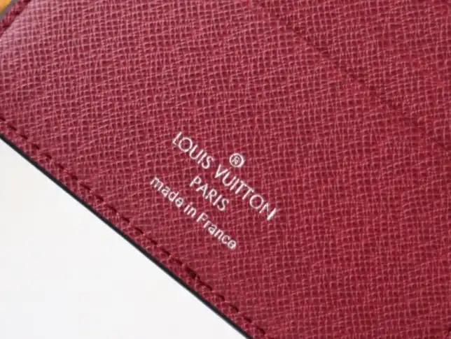 LV Wallets 4192F-0038