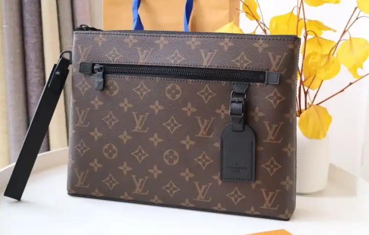 LV Clutch Bags 4192F-0040