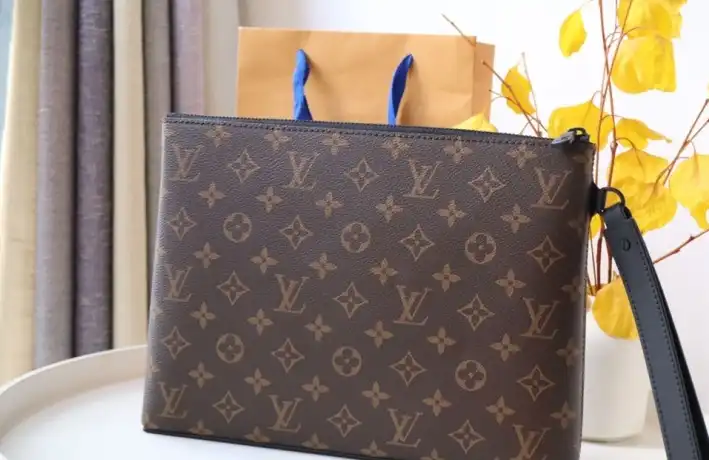 LV Clutch Bags 4192F-0040