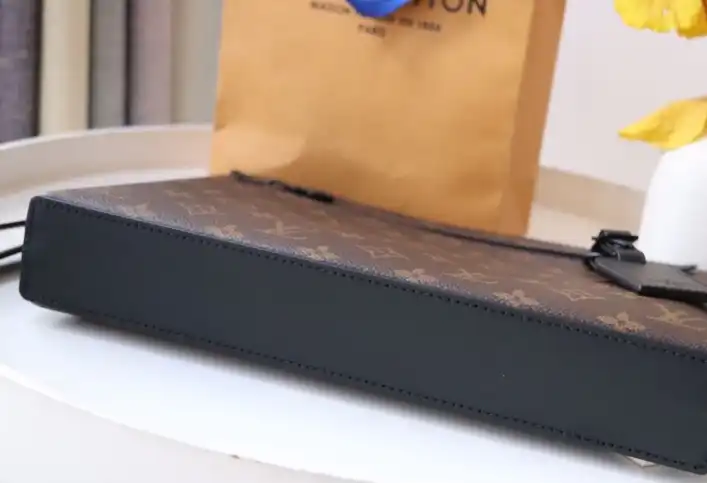 LV Clutch Bags 4192F-0040