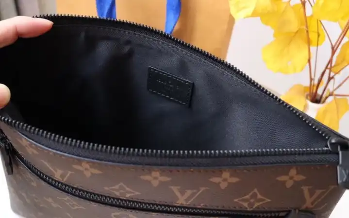 LV Clutch Bags 4192F-0040