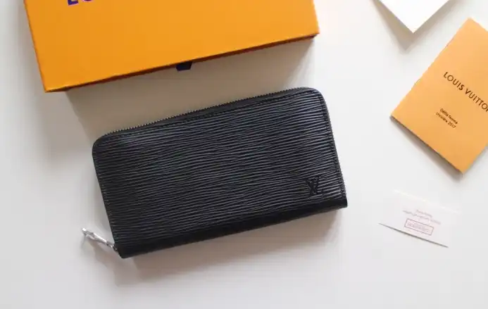 LV Wallets 4192F-0041