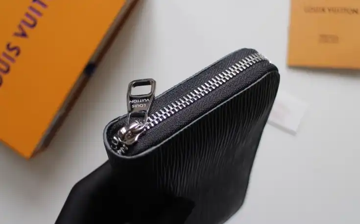 LV Wallets 4192F-0041