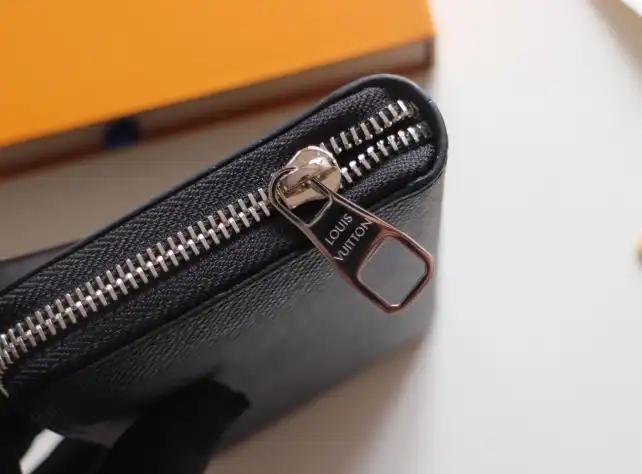 LV Wallets 4192F-0042