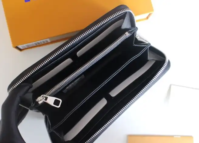 LV Wallets 4192F-0042