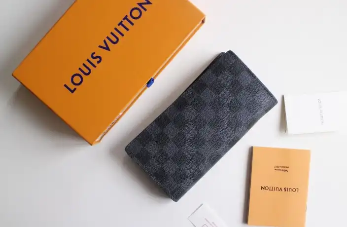 LV Wallets 4192F-0047