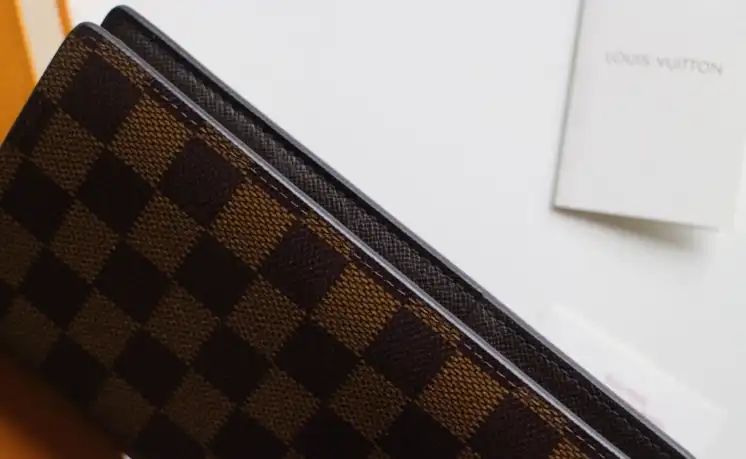 LV Wallets 4192F-0049