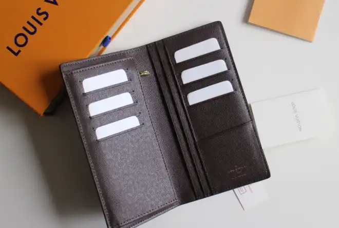 LV Wallets 4192F-0049