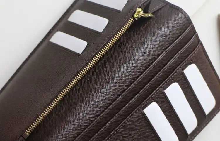 LV Wallets 4192F-0049