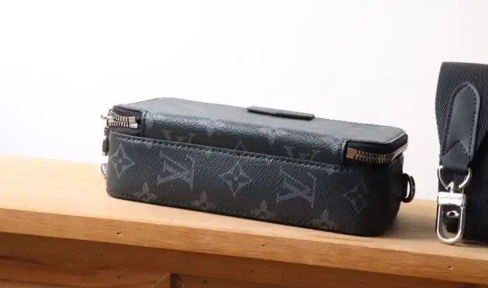 LV Clutch Bags 4192F-0081