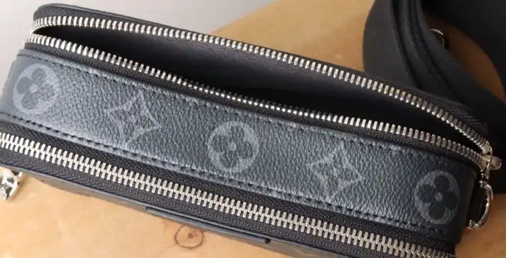 LV Clutch Bags 4192F-0081
