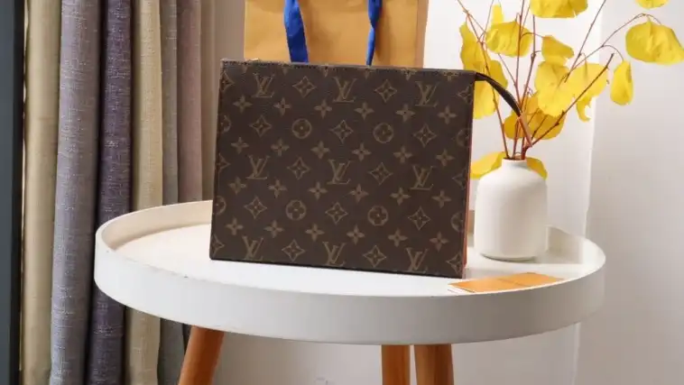 LV Clutch Bags 4192F-0086
