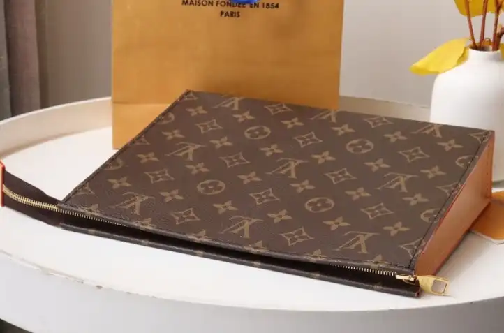 LV Clutch Bags 4192F-0086
