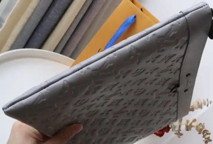LV Clutch Bags 4192F-0166