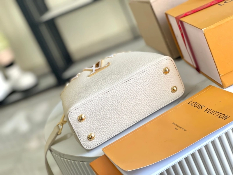LV Capucines Bags 4194A-0322