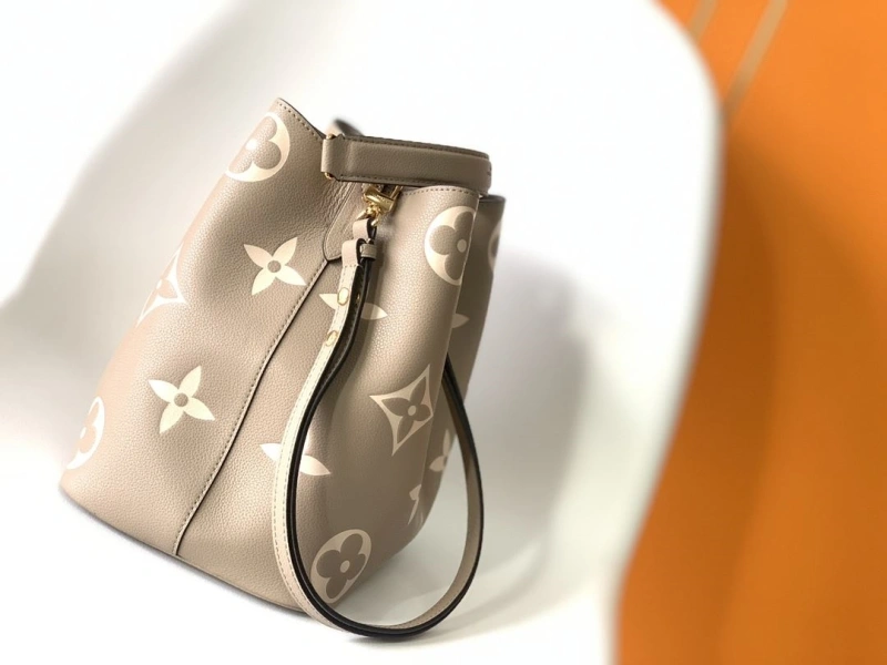 LV Bucket Bags 4194A-0572