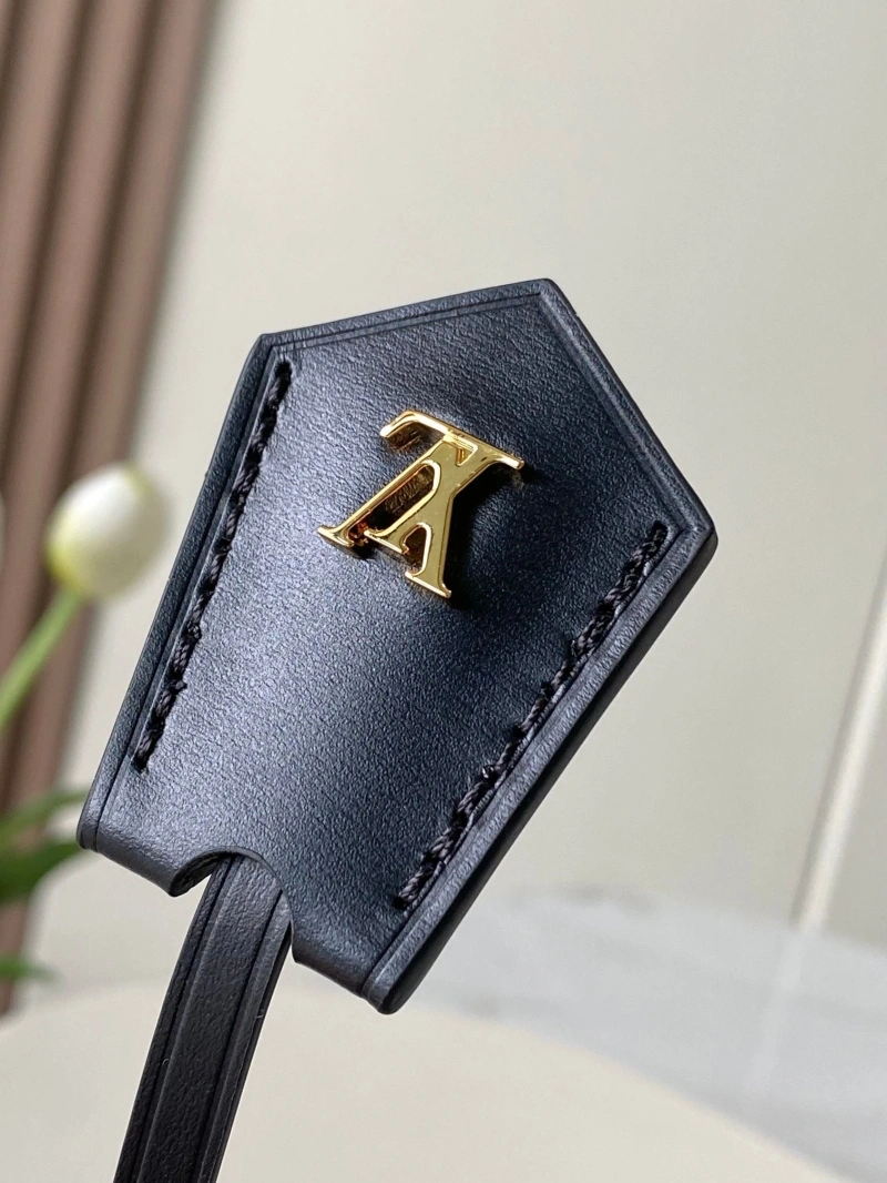 LV Cosmetic Bags 4194A-0654