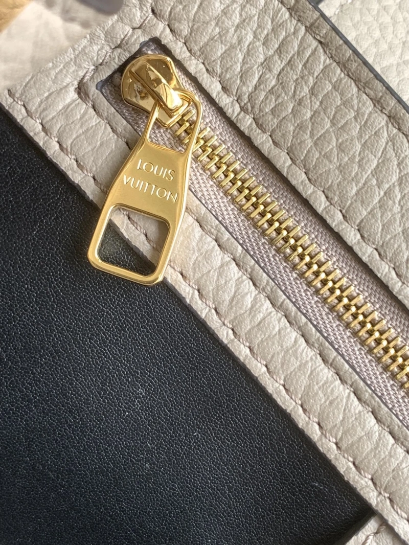 LV Capucines Bags 4194A-0858